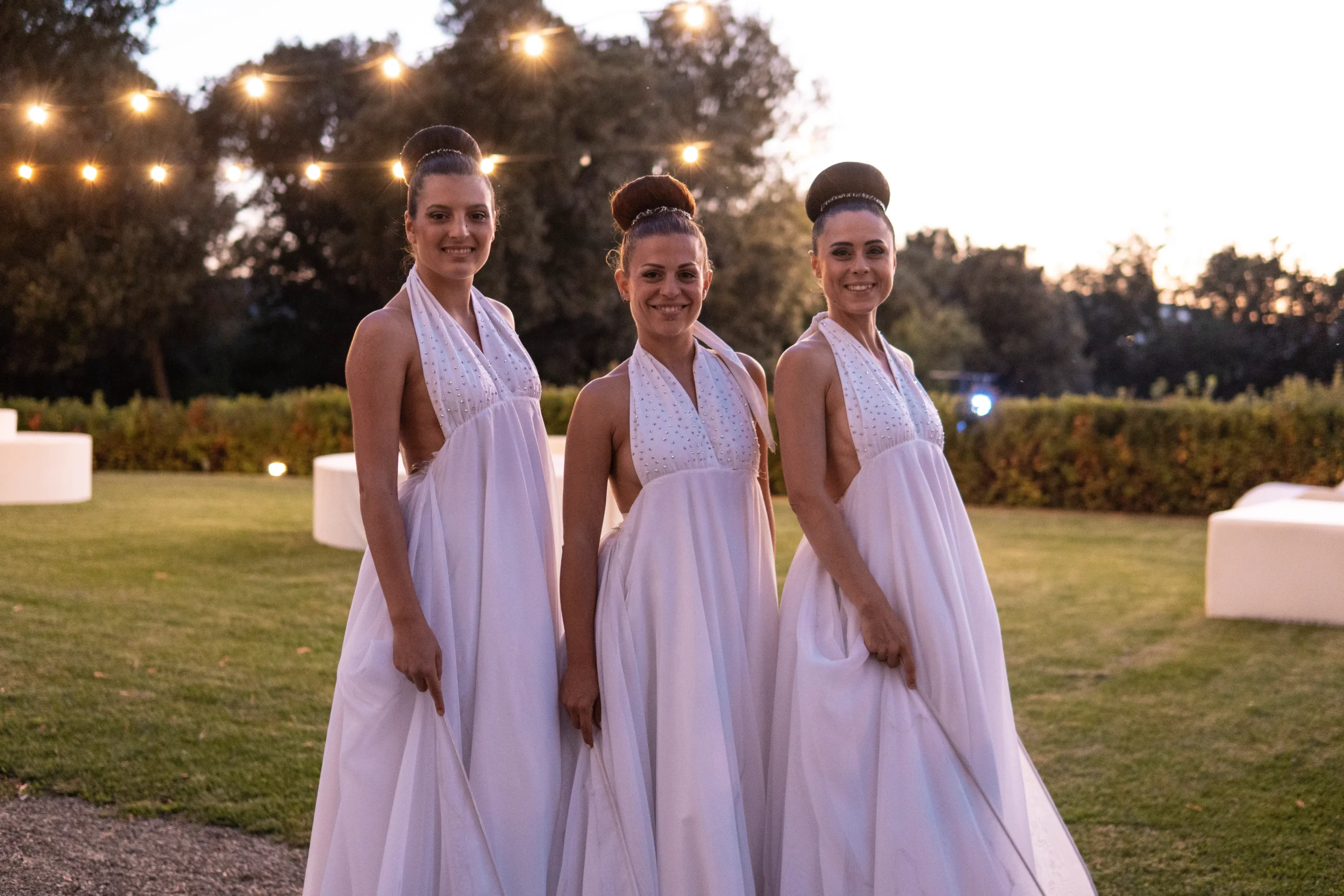 Show professionale del team Lumen Invoco con farfalle luminose per eventi aziendali