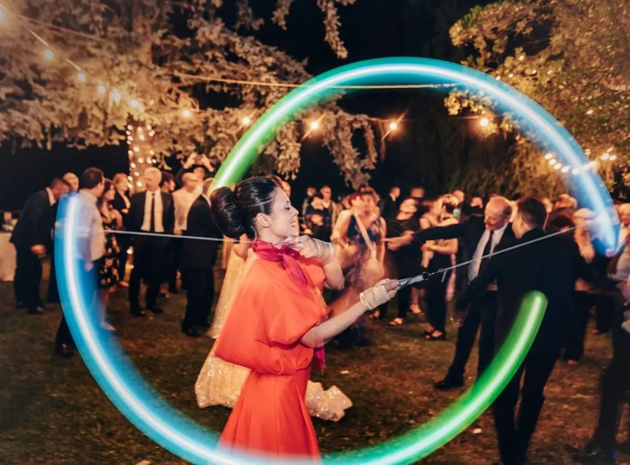 Animazione luminosa con tecnologia LED: format artistici e spettacoli luminosi d'avanguardia di Lumen Invoco.